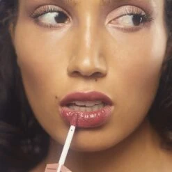 Radiant Ruby Lip Creme -WELA Beauty Shop 210506 Athr Look 5 0503