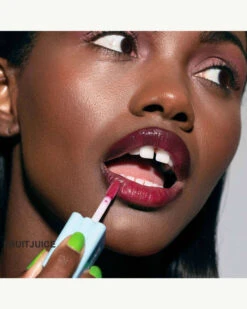 Wet Lip Oil Plumping Treatment Gloss -WELA Beauty Shop 87 LongitudeZeroHI Fahrenheit Fruitjuice Milan text