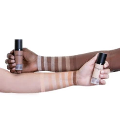 Skin Esteem Foundation -WELA Beauty Shop AntonymSkinEsteenL Foundation swatch SQ