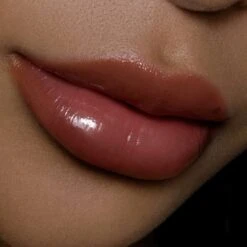 Thorn Bite Peptide Plump Crème Lip Oil -WELA Beauty Shop BITE 03RoseBiteMacro2