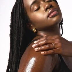 Revitalizing Body Oil -WELA Beauty Shop BodyOilapplicationV1