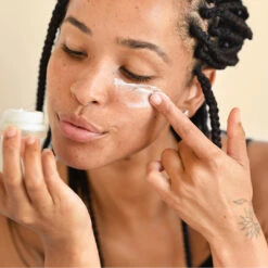 Cranberry Lip & Eye Butter -WELA Beauty Shop CranberryLip EyeButter 1080x1080 3