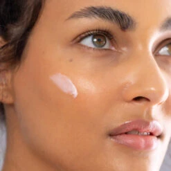 Crème De La Nuit Restorative Night Cream -WELA Beauty Shop CremeDeLaNuit Lifestyle