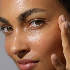 Crème De La Nuit Restorative Night Cream -WELA Beauty Shop CremeDeLaNuit Lifestyle3