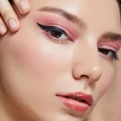 Dew Me Lip Gloss 30 Dew Me Lip Gloss -WELA Beauty Shop Dew Me Gloss Enchanted 09