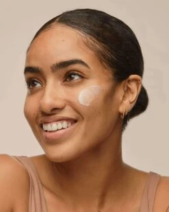 Restore Face Lotion -WELA Beauty Shop DoctorRogers FaceLotion Model 03