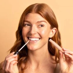 Lip Tonic -WELA Beauty Shop Kind ModelB1