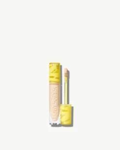 Revealer Super Creamy + Brightening Concealer 30 Revealer Super Creamy + Brightening Concealer -WELA Beauty Shop Kosas RevealerConcealer 04 01