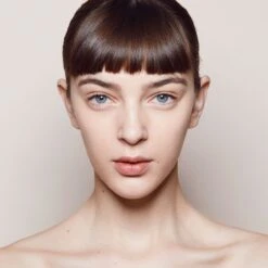 Invisible Touch Liquid Foundation -WELA Beauty Shop Liquid Foundation Model F112