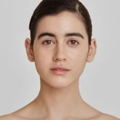 Invisible Touch Liquid Foundation -WELA Beauty Shop Liquid Foundation Model F134