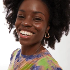 Dewy Gloss -WELA Beauty Shop MakeSomeNoise Aissa2 1000x1000 1