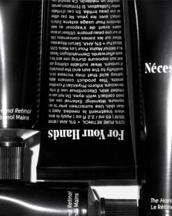 The Hand Retinol - Repair Treatment With 0.25% Pure Retinol + 5% AHA -WELA Beauty Shop Necessaire HandRetinol Lifestyle 04