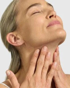 Bonne Nuit™ BioPeptide Renewal Overnight Cream -WELA Beauty Shop Pai BonneNuitCream Model 06