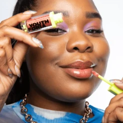 Dewy Gloss -WELA Beauty Shop PlayWithFire Editorial Flex 1080x1080 69d2d4a0 4db3 4dbb af19 5cd9a6e30804