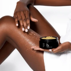 Polish- Detoxifying Body Scrub -WELA Beauty Shop PolishModel