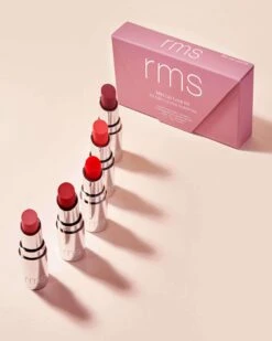RMS Beauty Mini Lip Love Kit 13 RMS Beauty Mini Lip Love Kit -WELA Beauty Shop RMSBeauty MiniLipLoveKit Lifestyle 03