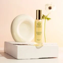 Concentrated Brightening Essence 2.0 -WELA Beauty Shop SNC CONCENTRATEDBRIGHTENINGESSENCE1 300dpi 2400x3680px