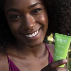 Weleda Skin Food Light -WELA Beauty Shop Skin Food Light Model