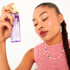 Pregame Setting Spray -WELA Beauty Shop YTH Credo 1080x1080 Lifestyle1 SettingSpray PDP6