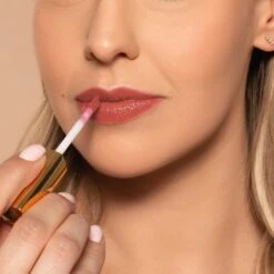 Amplified Lip Lacquer -WELA Beauty Shop champagne 1