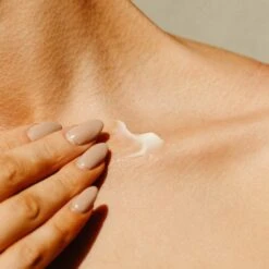 Botanical E Neck & Decollete Firming Cream -WELA Beauty Shop one love neck cream 12