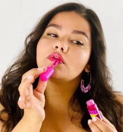 Glaze Lip Oil -WELA Beauty Shop priscillaglaze2cropped 42f416c1 3777 4288 b4dc 747b30e54e6f