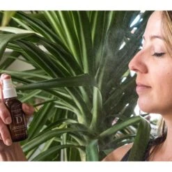 Botanical D Moisture Mist 14 Botanical D Moisture Mist -WELA Beauty Shop vitdfacetexture creditkelliboydphotography0001